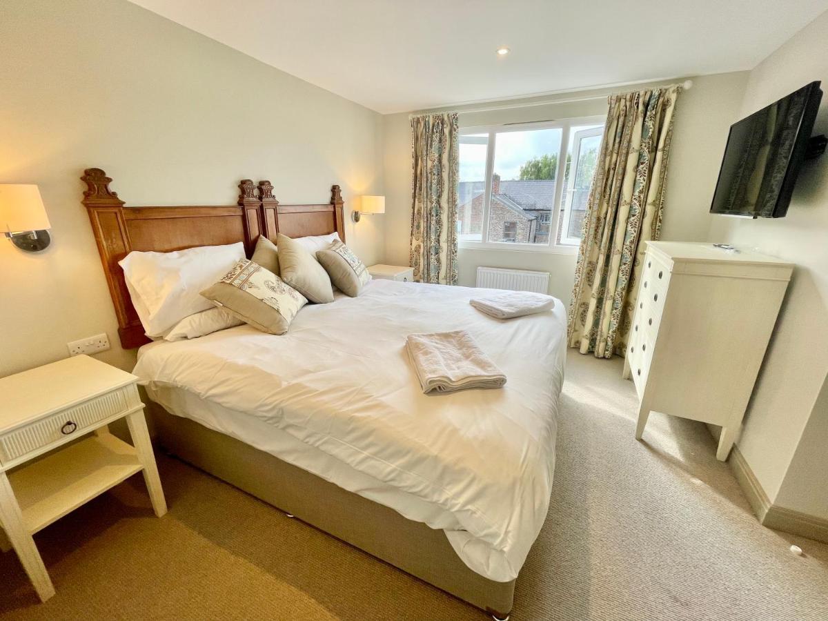 Central Townhouse With Free Off Road Parking And Garden York Exterior foto