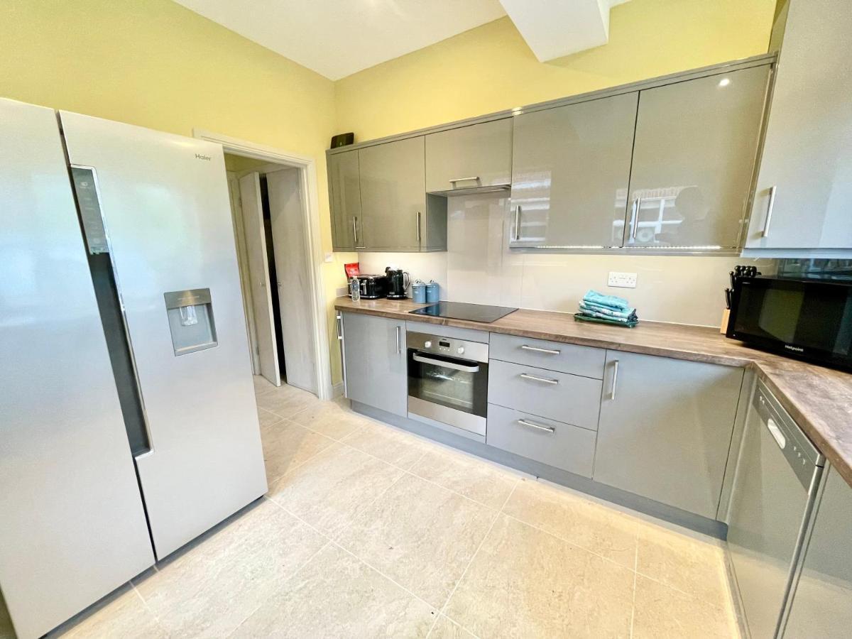 Central Townhouse With Free Off Road Parking And Garden York Exterior foto
